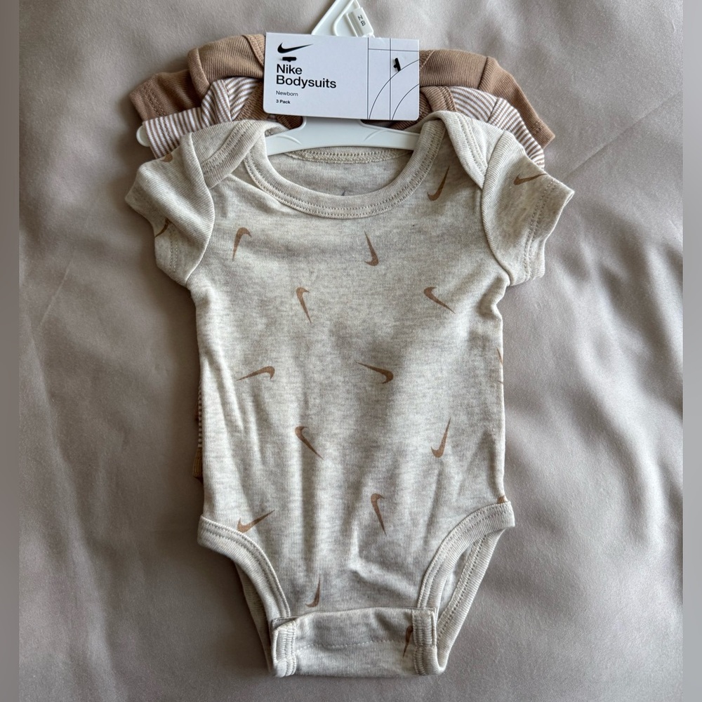 NWT Nike Infant Bodysuit Set - Cream and Brown